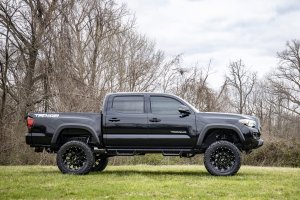 Toyota Tacoma Suspension Lift Kit - Rough Country - 6 Inch - '16-'23